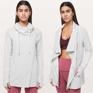 Lululemon Coast Easy Wrap Heathered Core Ultra Light in Grey